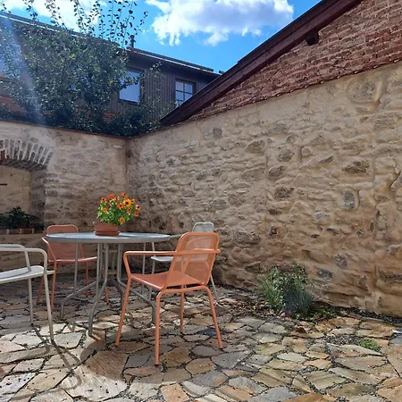 Old Town Flat With Private Patio * Kutná Hora
