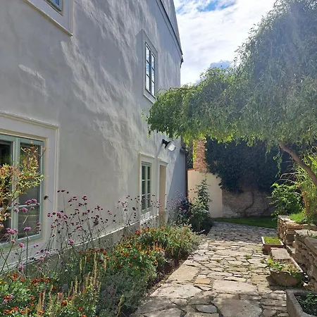 Old Town Flat With Private Patio * Kutná Hora
