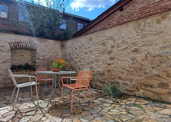 Old Town Flat With Private Patio * كوتنا هورا