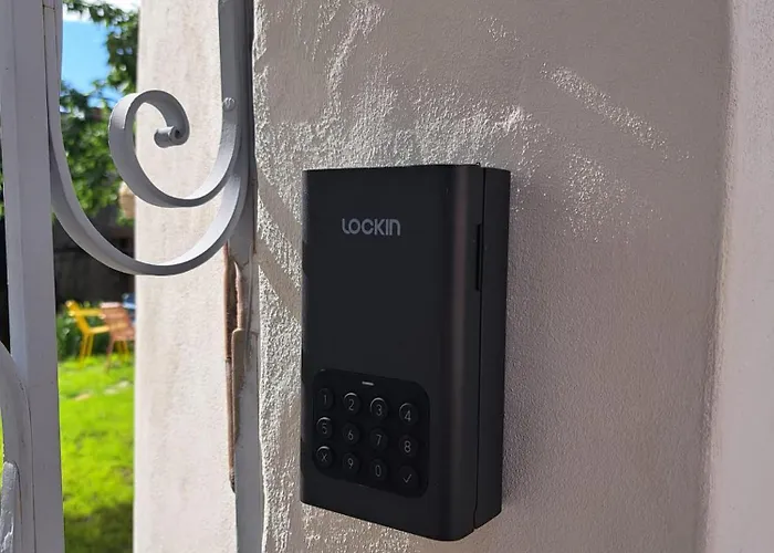 شقة Old Town Flat With Private Patio