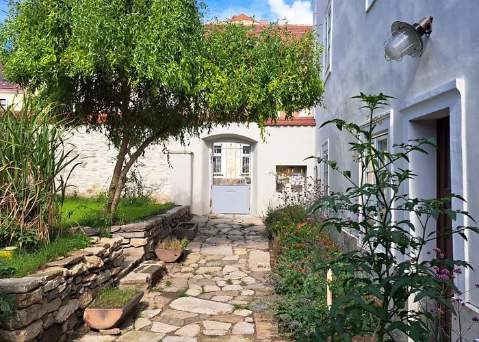 Old Town Flat With Private Patio كوتنا هورا